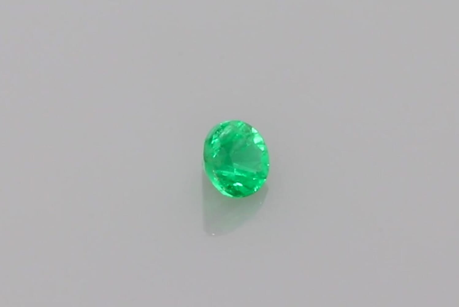 Round Green Emerald 0.14ct
