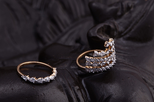 DIAMOND RING