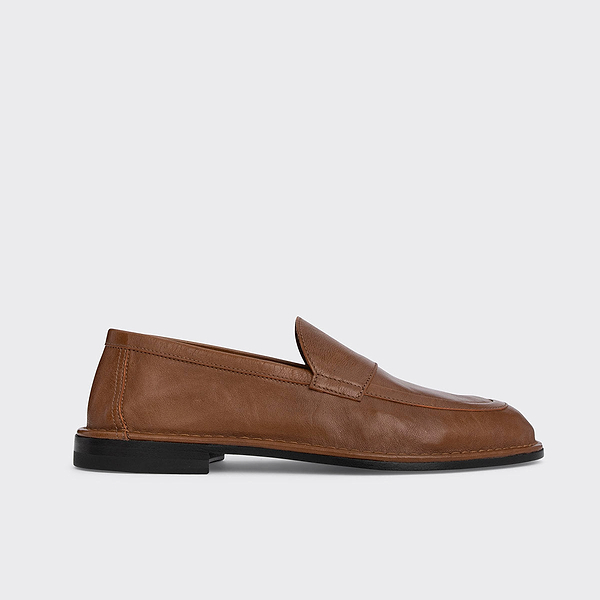 PIERRE HARDYタッセルローファー NOTO loafer for men in tobacco kangaroo leather — PIERRE HARDY