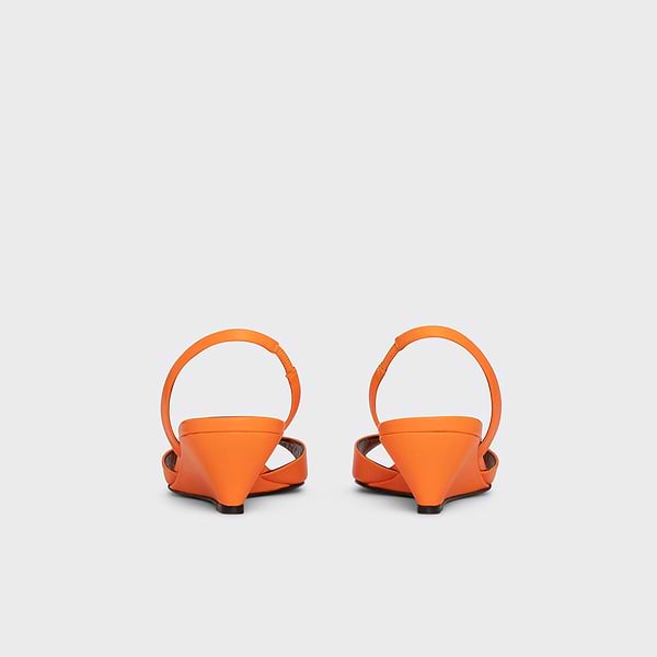 【PIERRE HARDY】 アンバーサンダル ラムスキン 2025年春夏 AMBER sandal for women in orange kid leather — PIERRE HARDY