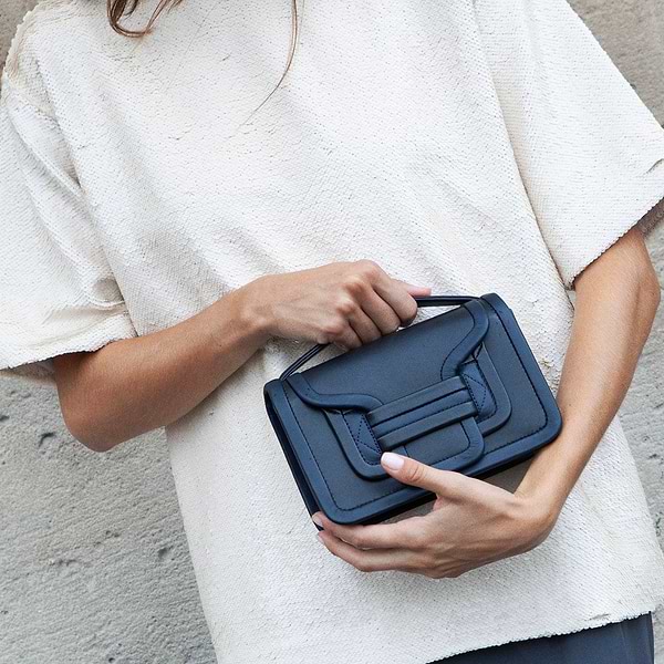 ショルダーバッグ・ポシェット PIERRE HARDY Women Shoulder Bags NV01Z BLACKTORTO WOMEN BAGS