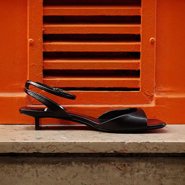 STELLA sandal for women in black leather — PIERRE HARDY