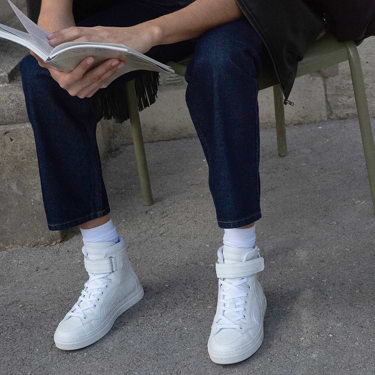012 HIGH-TOP SNEAKERS