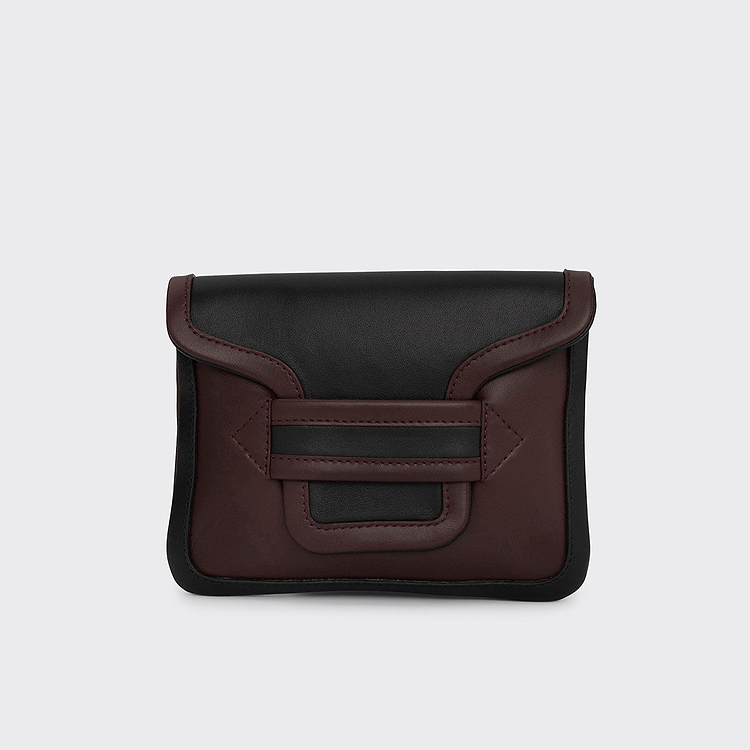 ALPHA POUCH