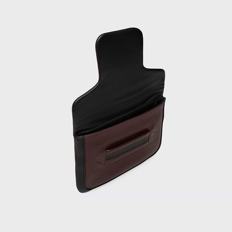 ALPHA POUCH