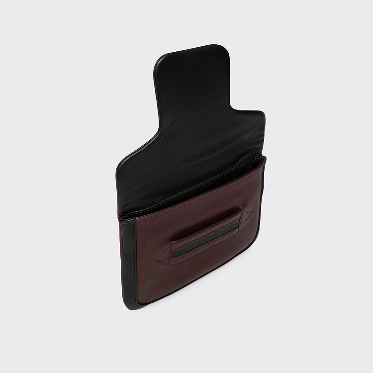 ALPHA POUCH