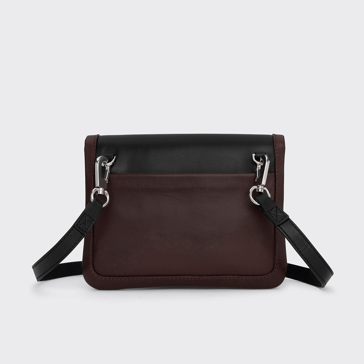 ALPHA POUCH
