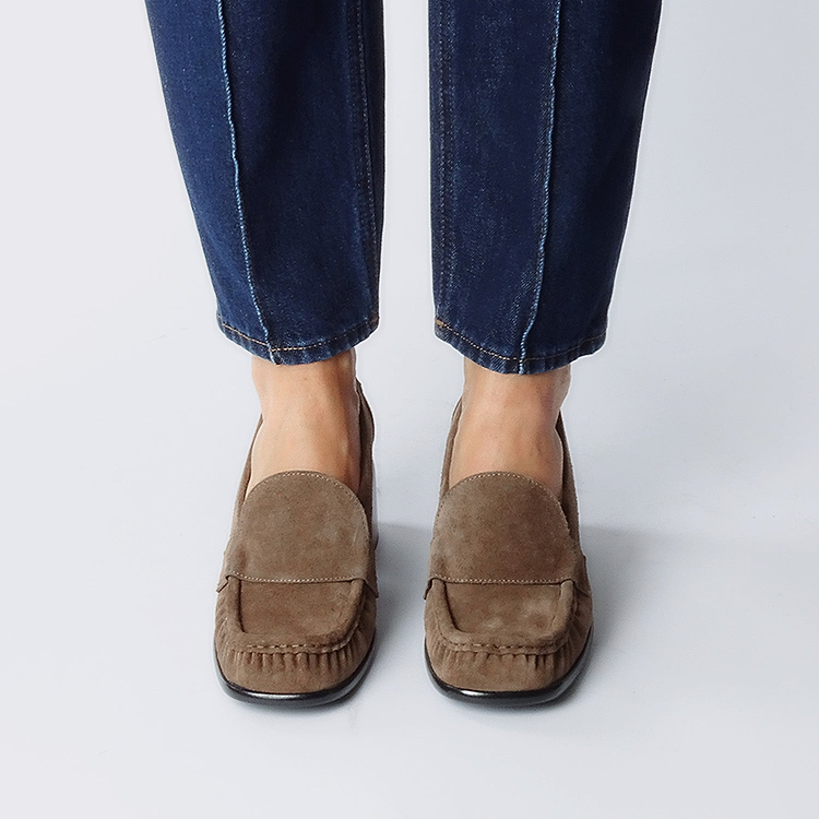 ROMY HEELED LOAFER