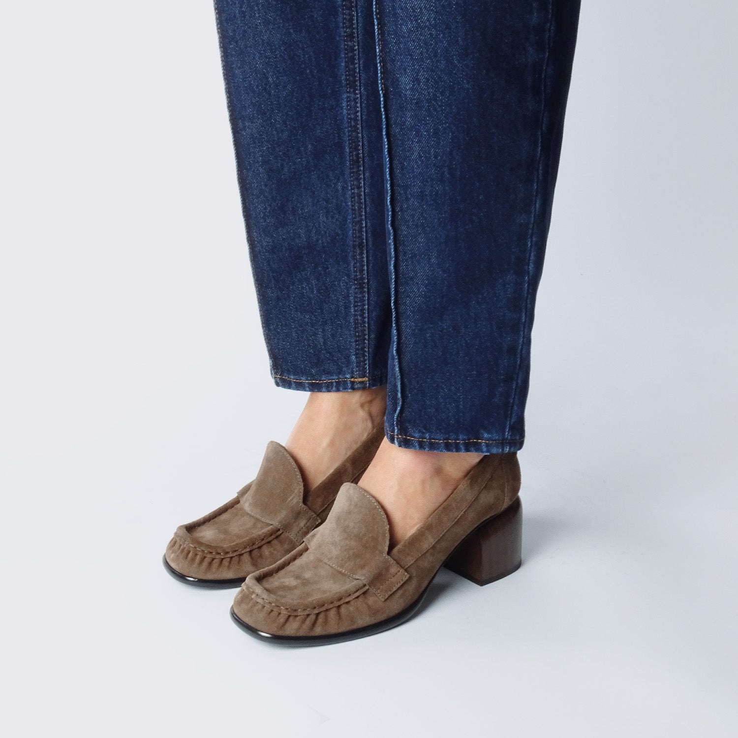 Pierre Hardy ROMY HEELED LOAFER, light brown suede calfskin, vue 4