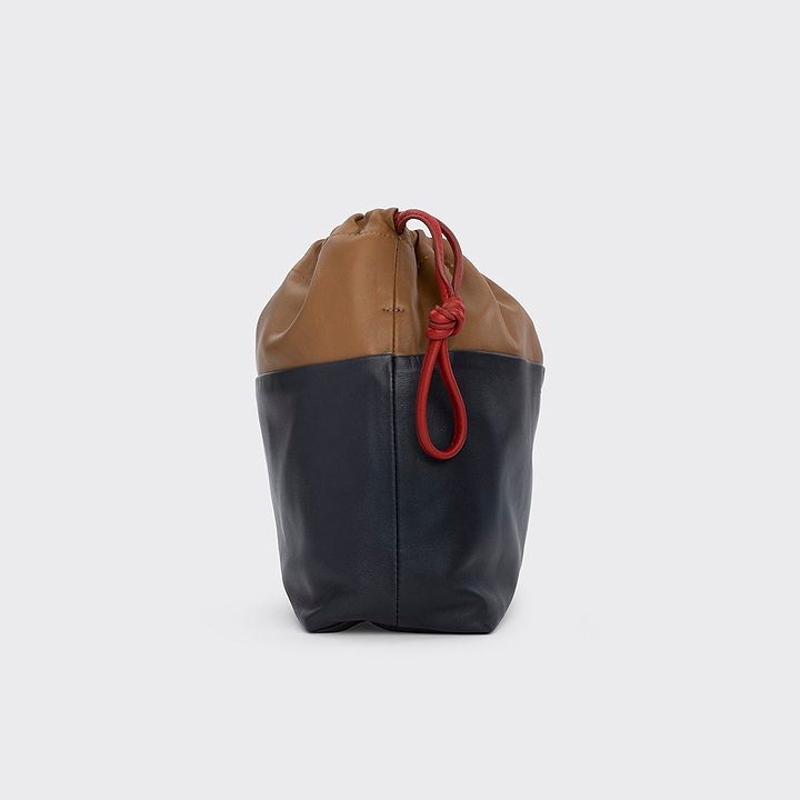 Pierre Hardy TWIN CLUTCH MAXI, camel and navy lambskin, vue 6