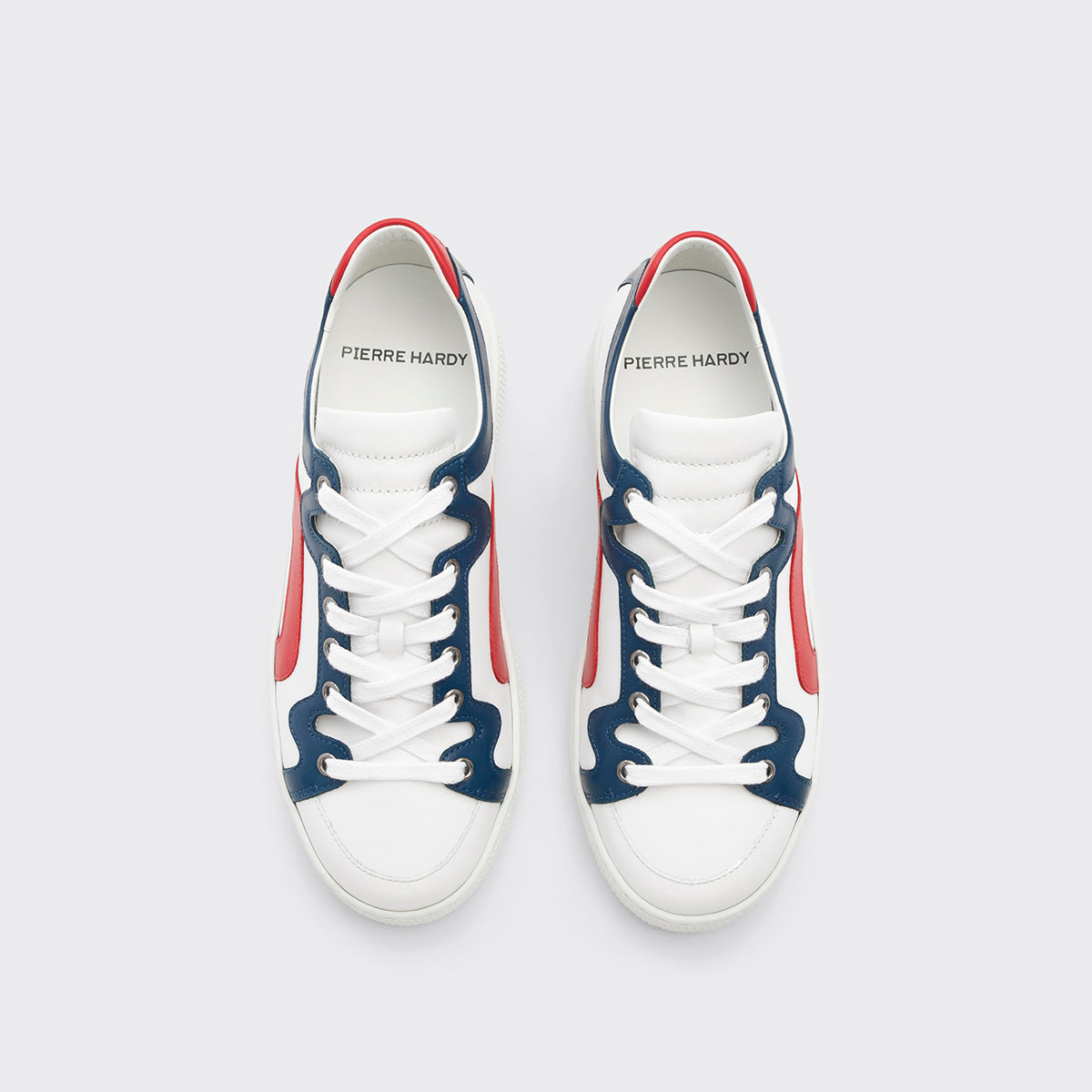 Pierre Hardy BASKETS ALPHA - FEMME, cuir de veau blanc, bleu marine et rouge, vue 2