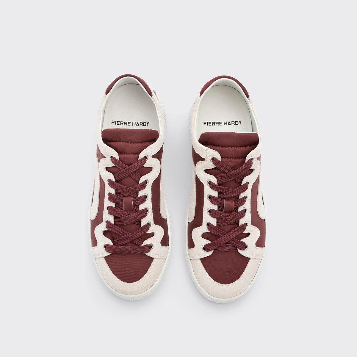 Pierre Hardy BASKETS ALPHA - FEMME, toile de nylon bordeaux et cuir de veau velours blanc, vue 6
