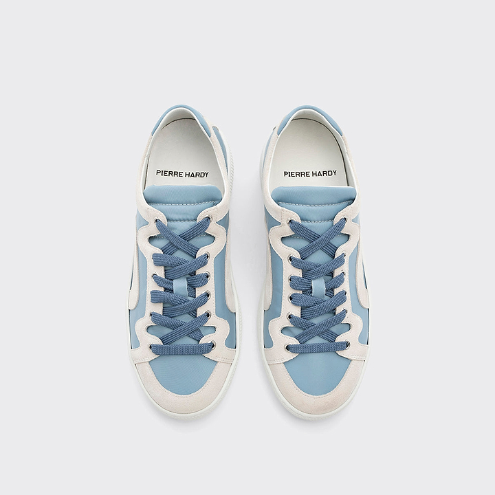 Pierre Hardy BASKETS ALPHA - FEMME, toile de nylon bleu ciel et cuir de veau velours blanc, vue 8