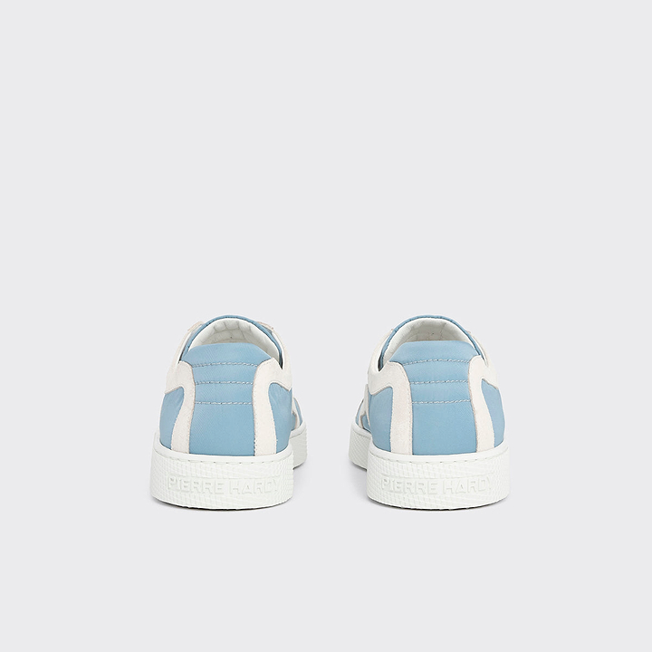 Pierre Hardy BASKETS ALPHA - HOMME, toile de nylon bleu ciel et cuir de veau velours blanc, vue 9