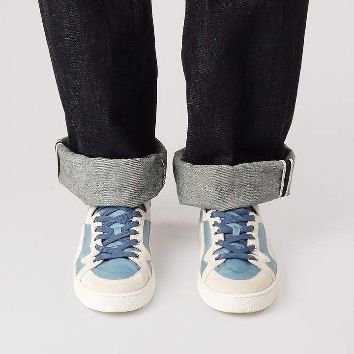 Pierre Hardy BASKETS ALPHA - HOMME, toile de nylon bleu ciel et cuir de veau velours blanc, vue 4