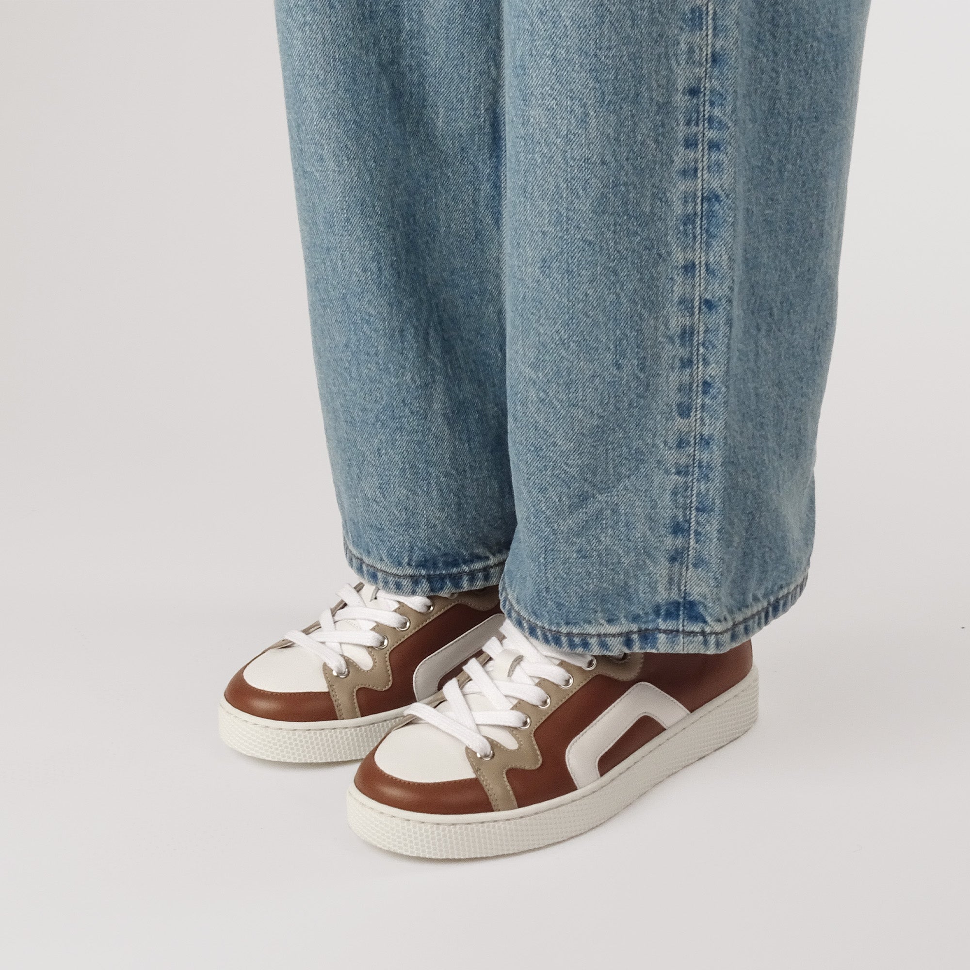 Pierre Hardy BASKETS ALPHA - FEMME, cuir de veau marron clair, beige et blanc, vue 5