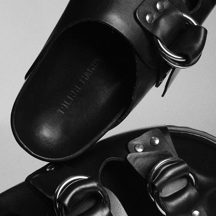 Pierre Hardy MULE PLATE BEACH RIDER, cuir de veau noir, vue 2
