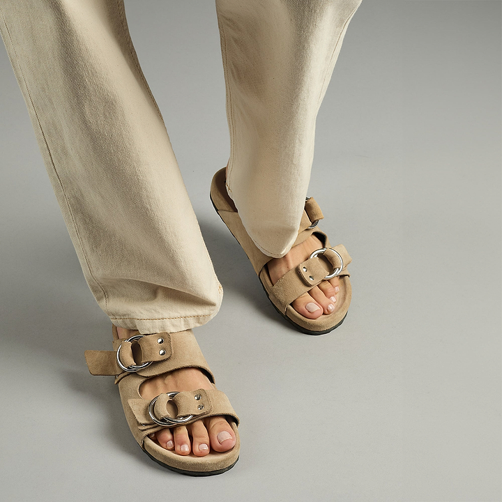 Pierre Hardy MULE PLATE BEACH RIDER, veau velours sable, vue 3