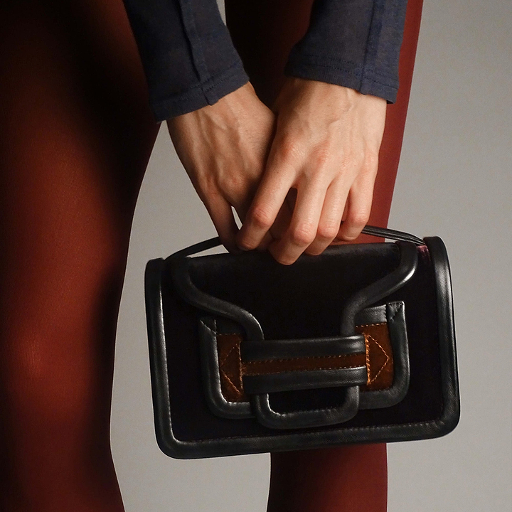Pierre Hardy ALPHA HANDBAG, black, plum and camel suede and black lambskin, vue 8