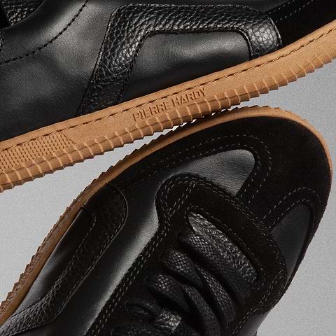 START SNEAKERS