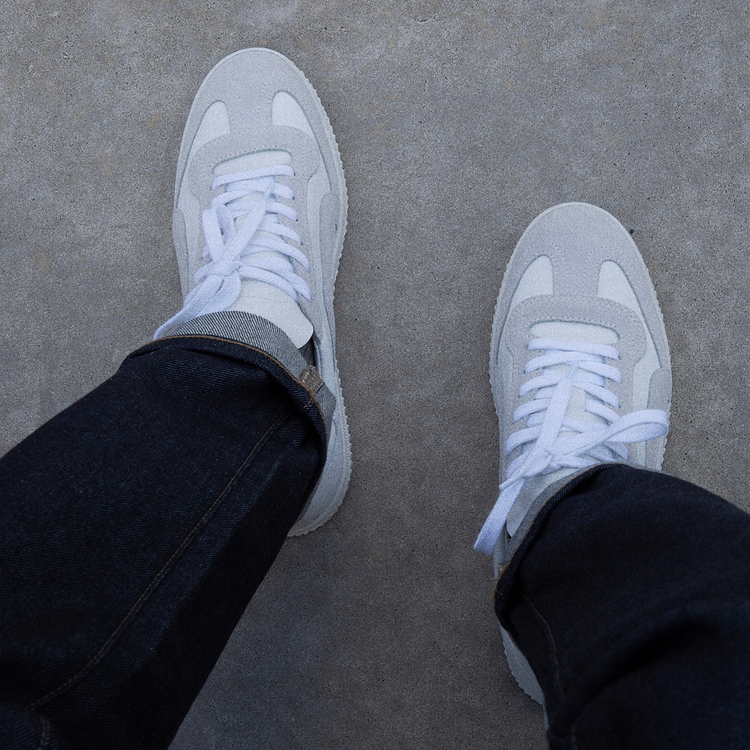 START SNEAKERS