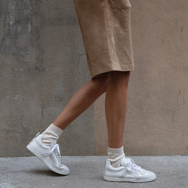 START SNEAKERS