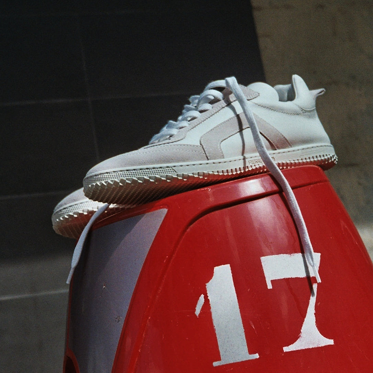 START SNEAKERS