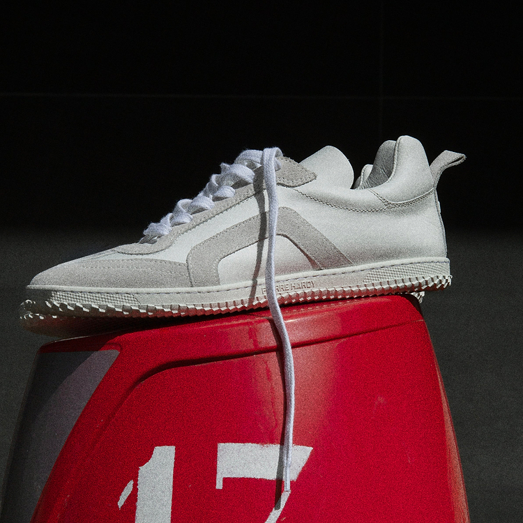START SNEAKERS
