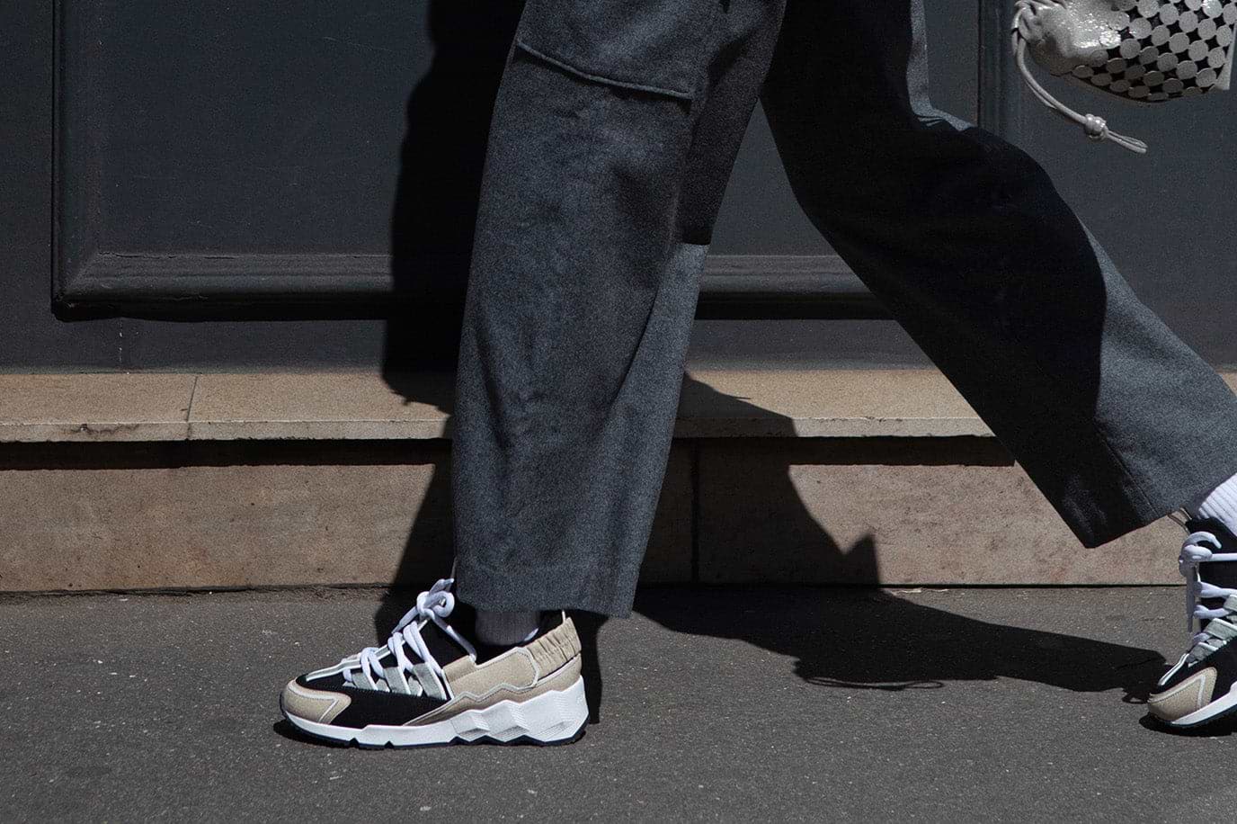 WOMEN TREK COMET SNEAKERS
