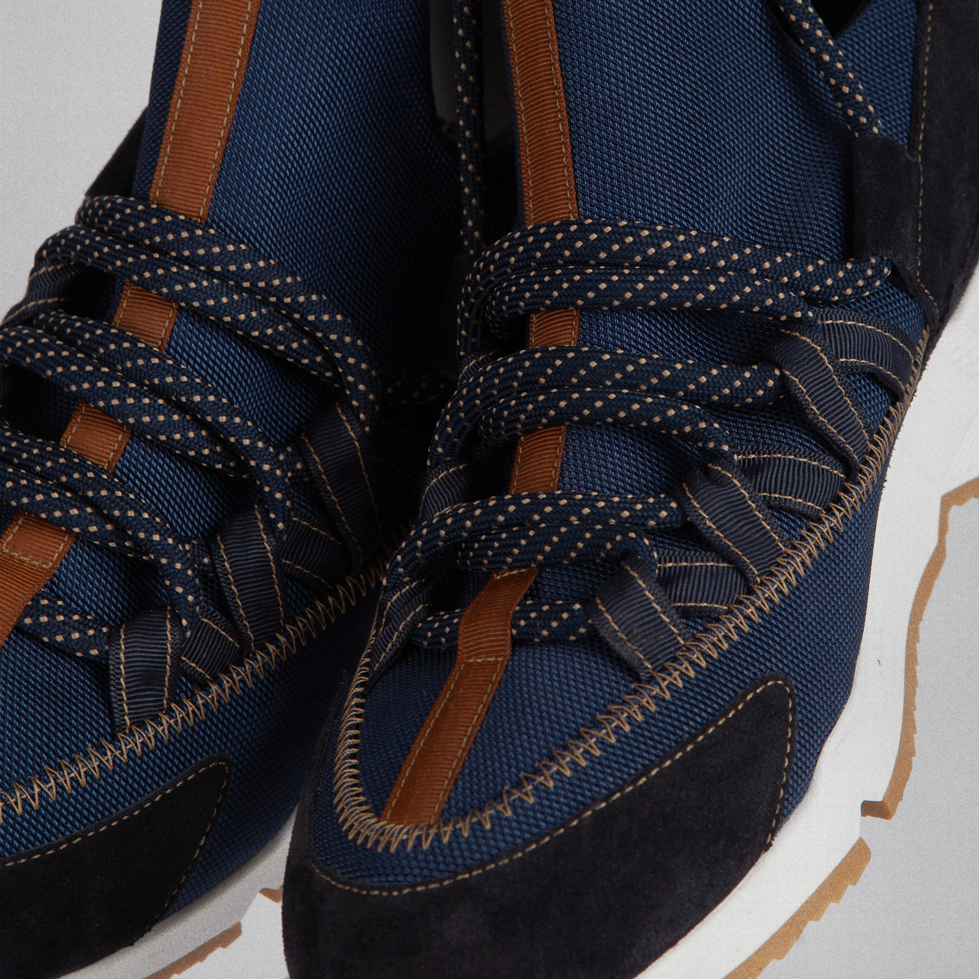 BASKETS TREK COMET
