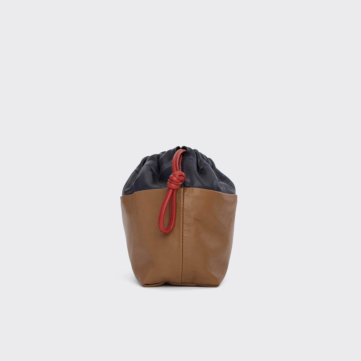 Pierre Hardy TWIN CLUTCH, camel and navy lambskin, vue 3