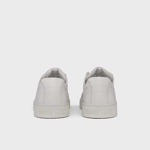 104 SNEAKERS