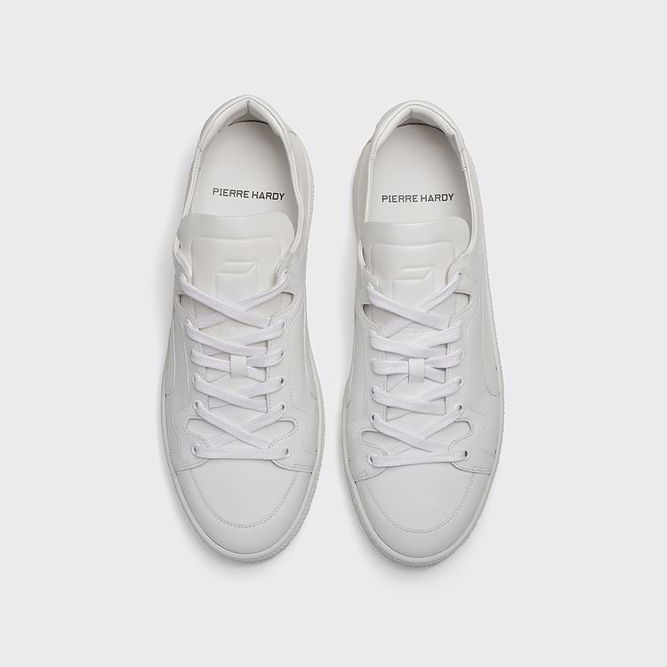 104 SNEAKERS