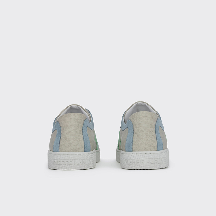 104 SNEAKERS