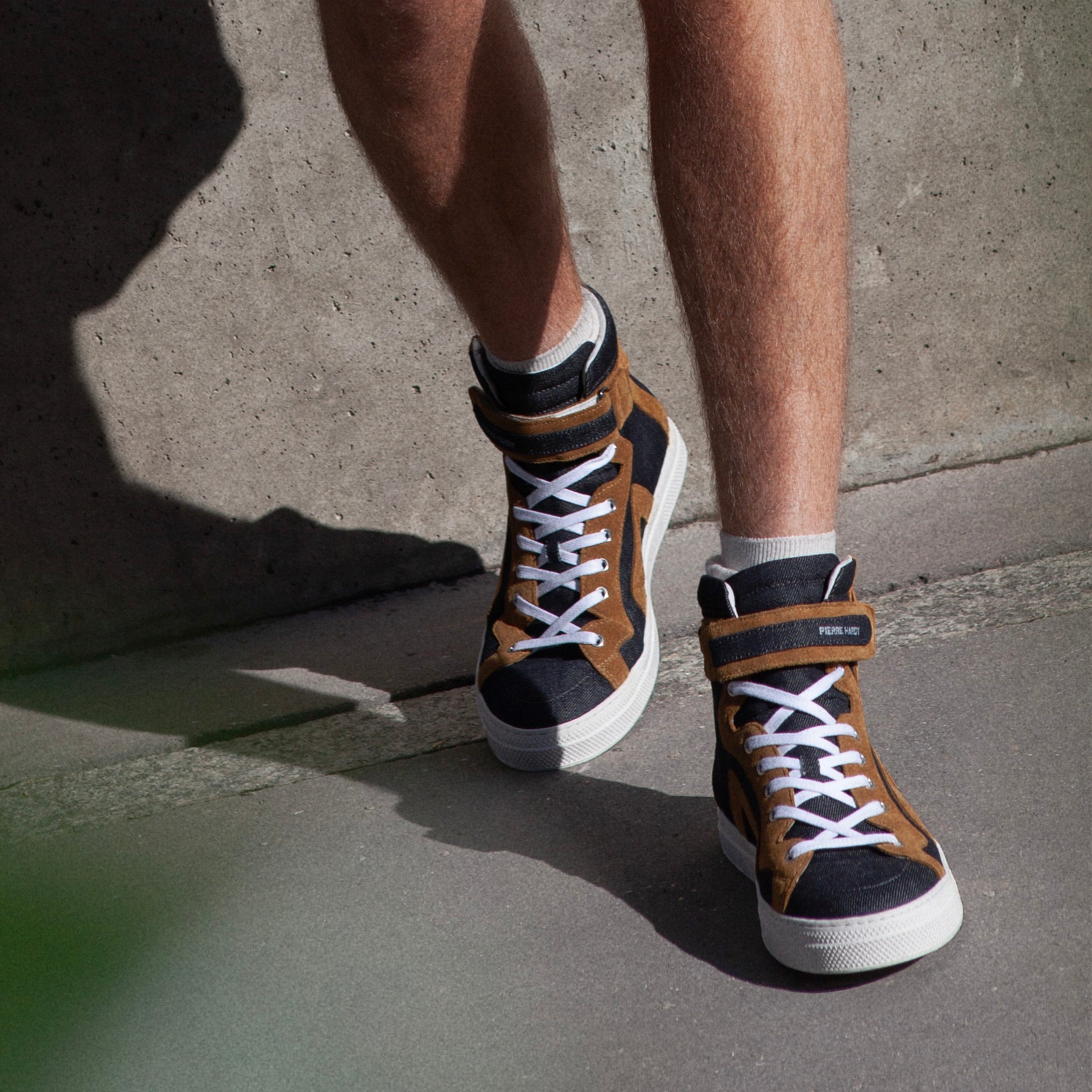 112 HIGH-TOP SNEAKERS