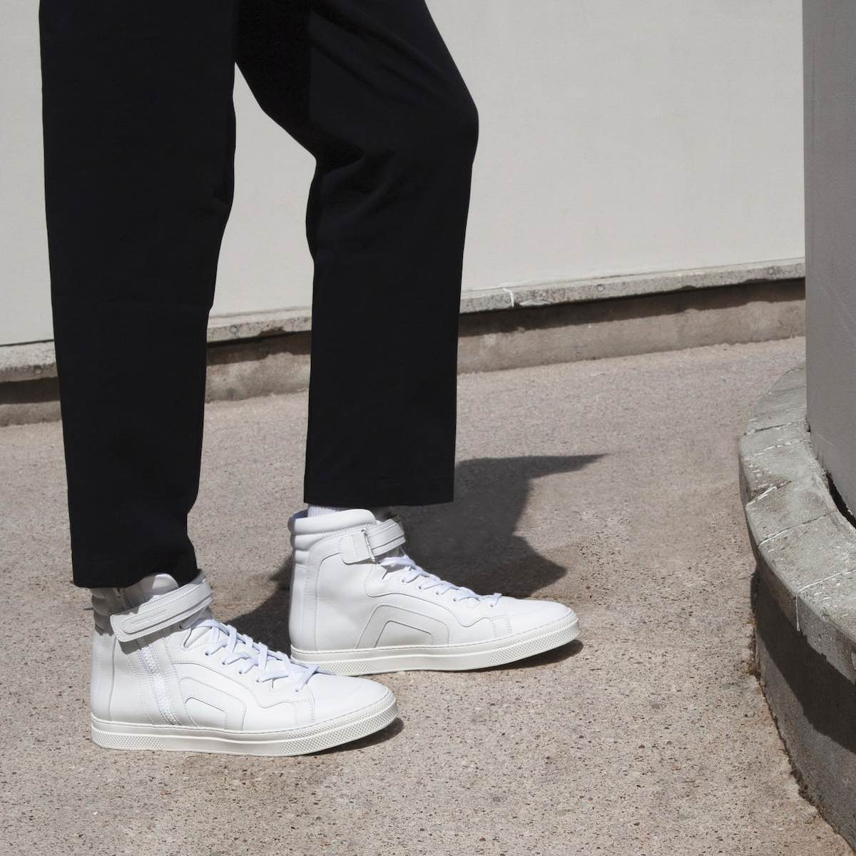 112 HIGH-TOP SNEAKERS