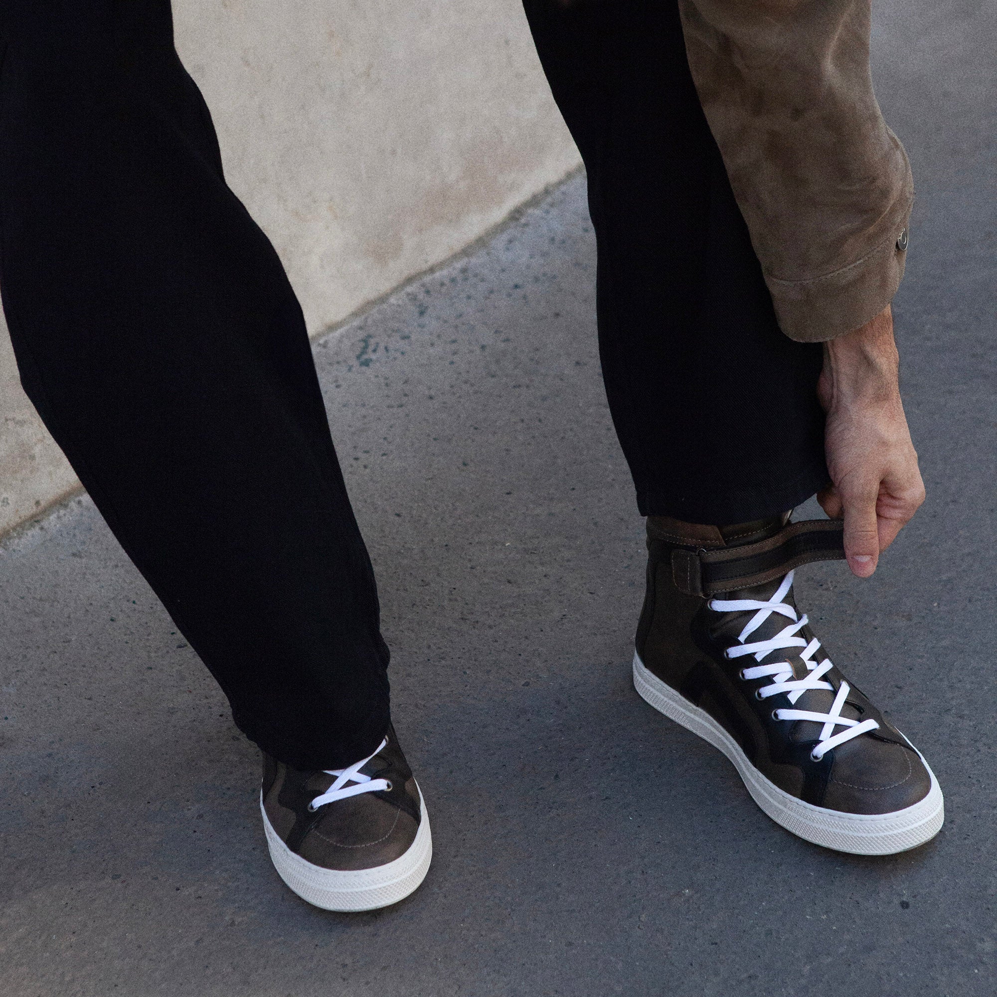 112 HIGH-TOP SNEAKERS