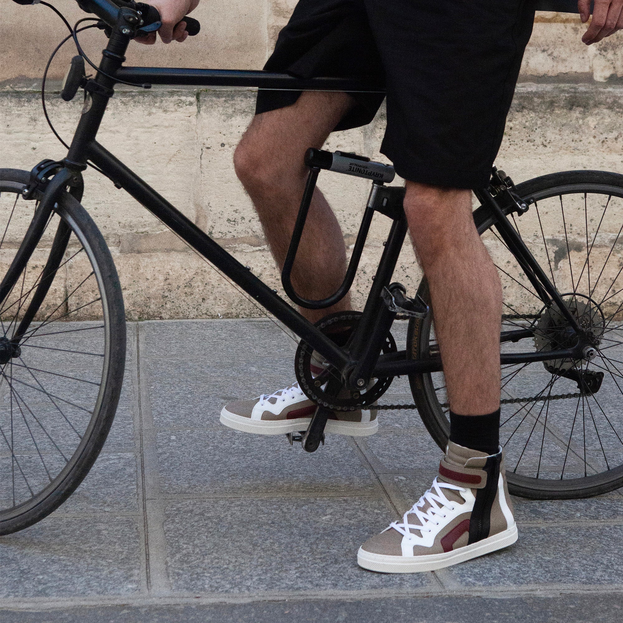 112 HIGH-TOP SNEAKERS