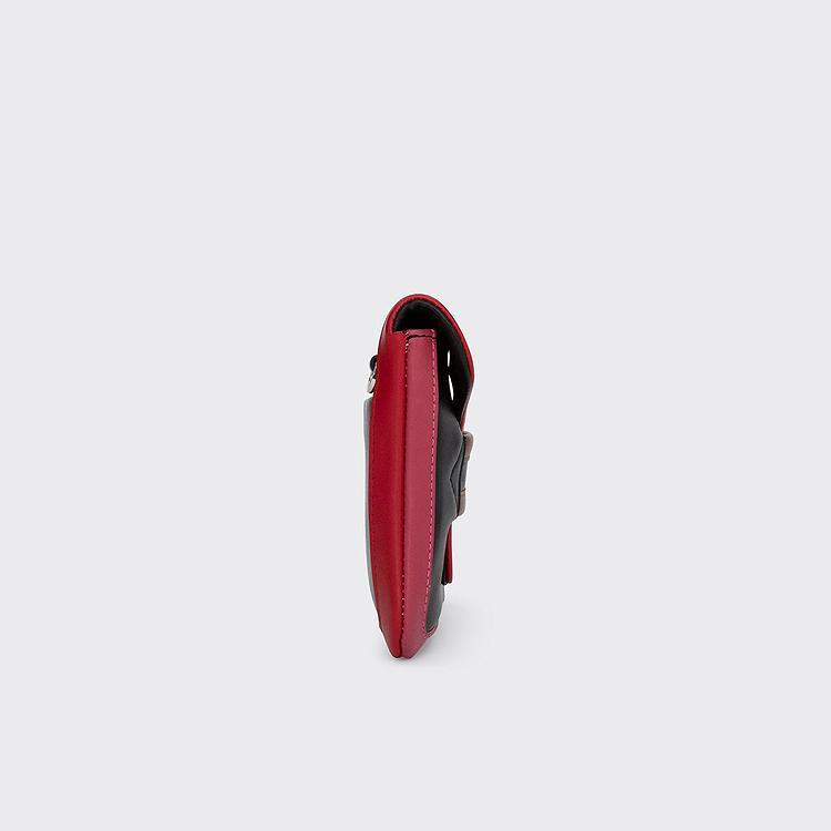 ALPHA POUCH