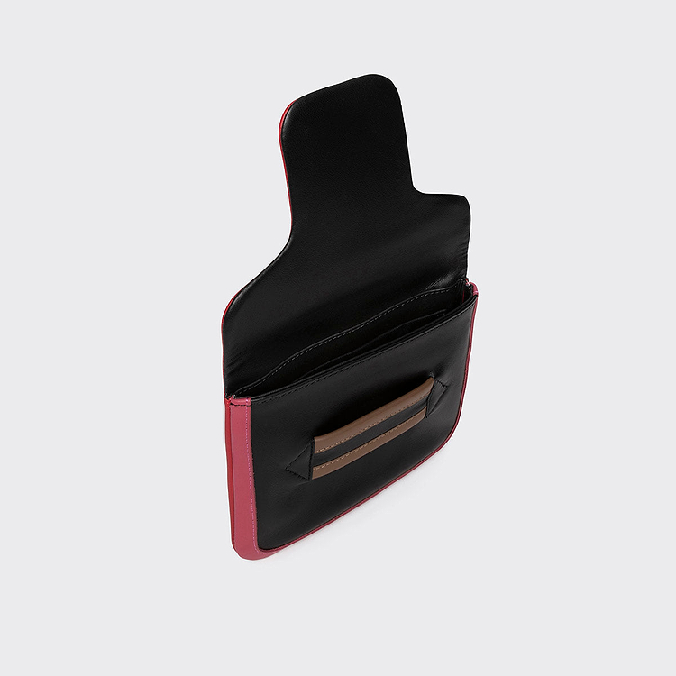 ALPHA POUCH