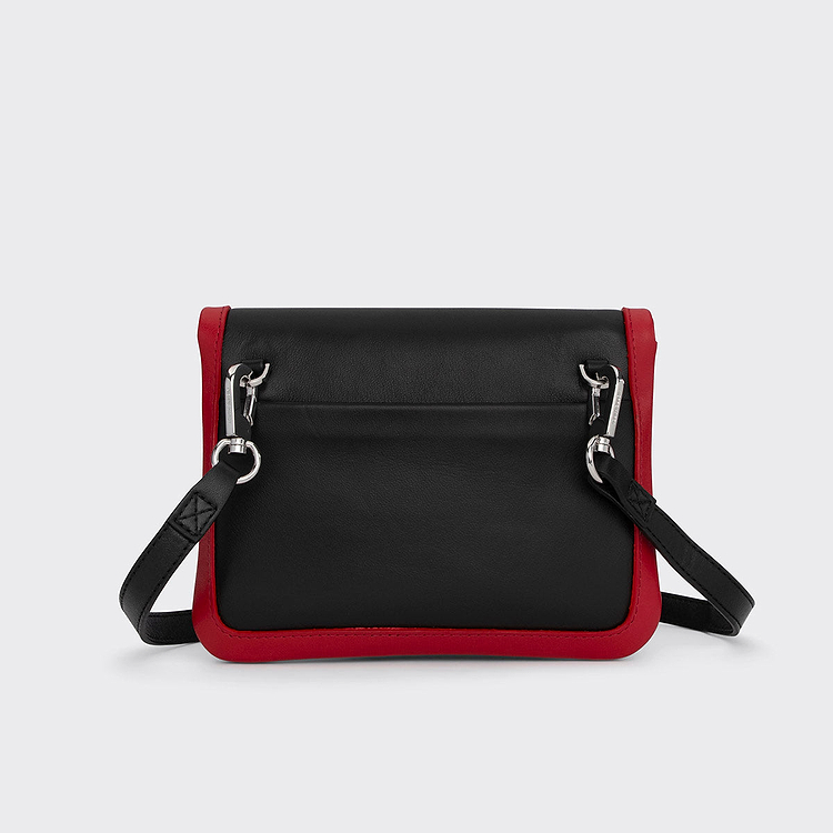 ALPHA POUCH