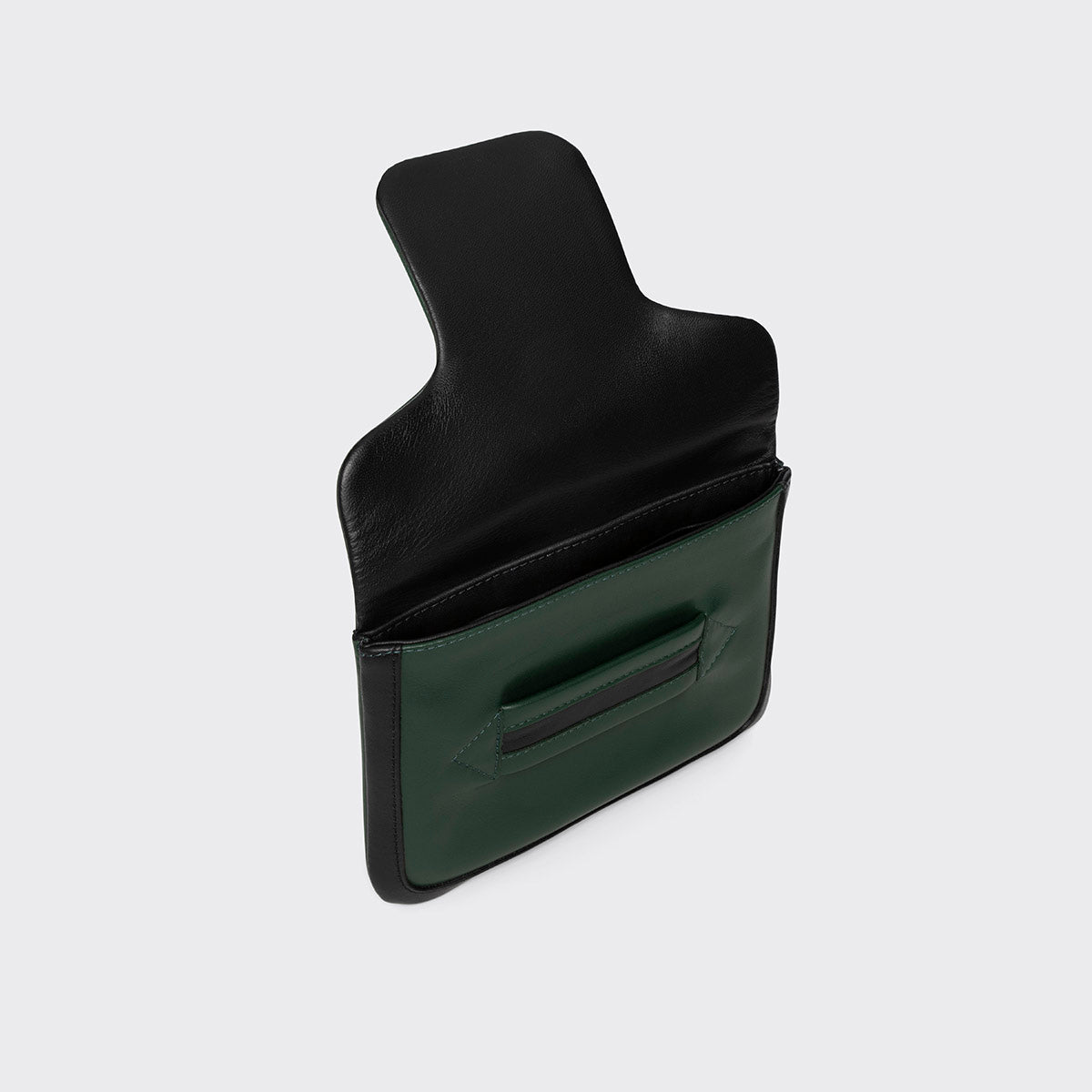 ALPHA POUCH