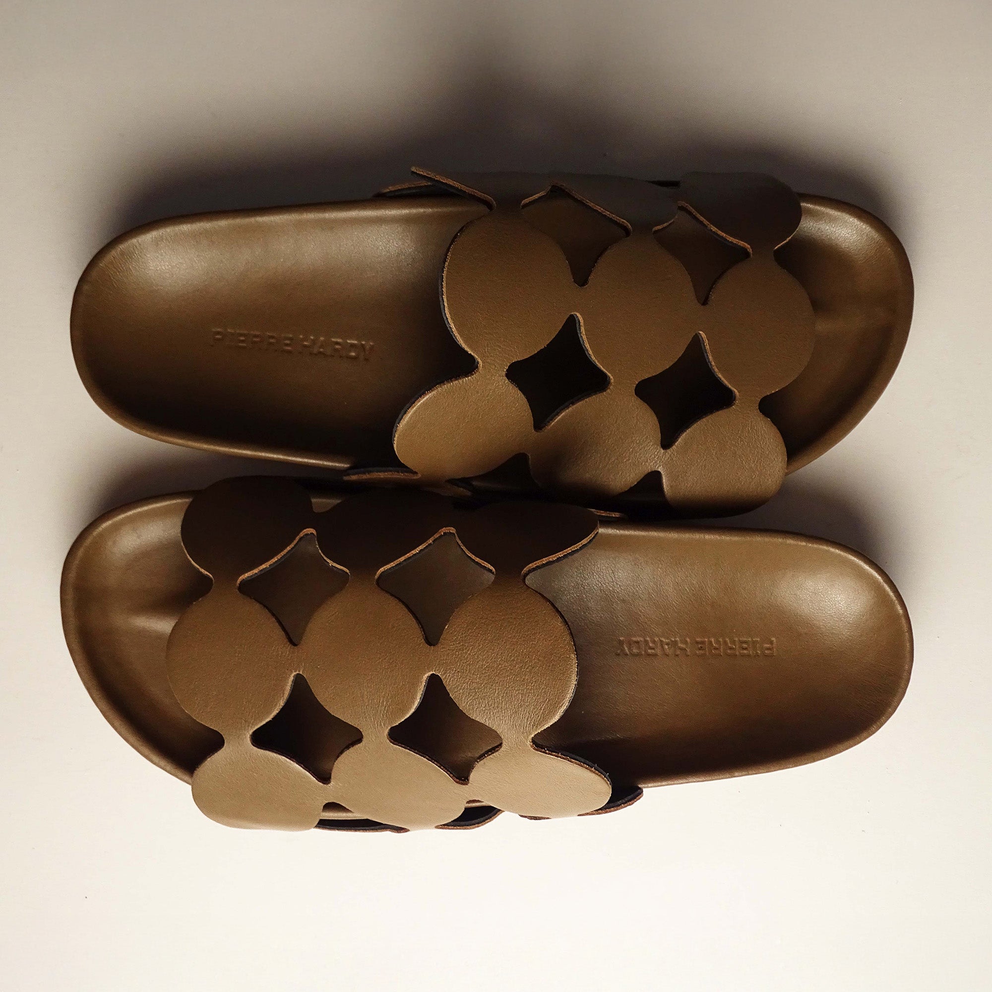 Pierre Hardy BEACH BULLES, camel calfskin, view 7
