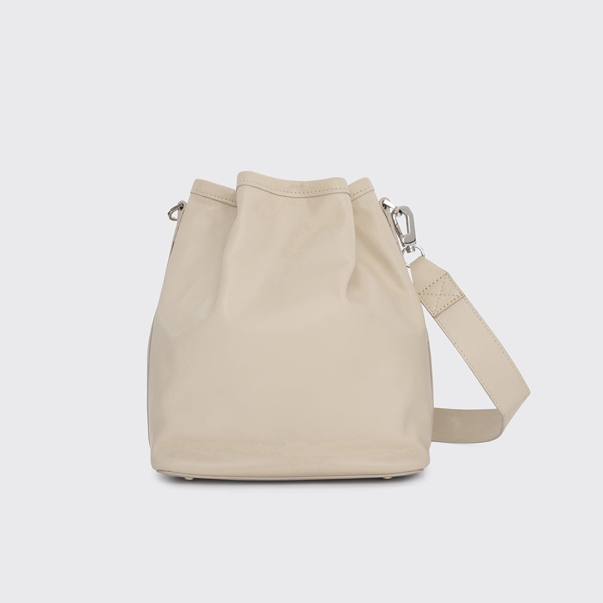 ALPHA DAY MAXI BUCKET BAG