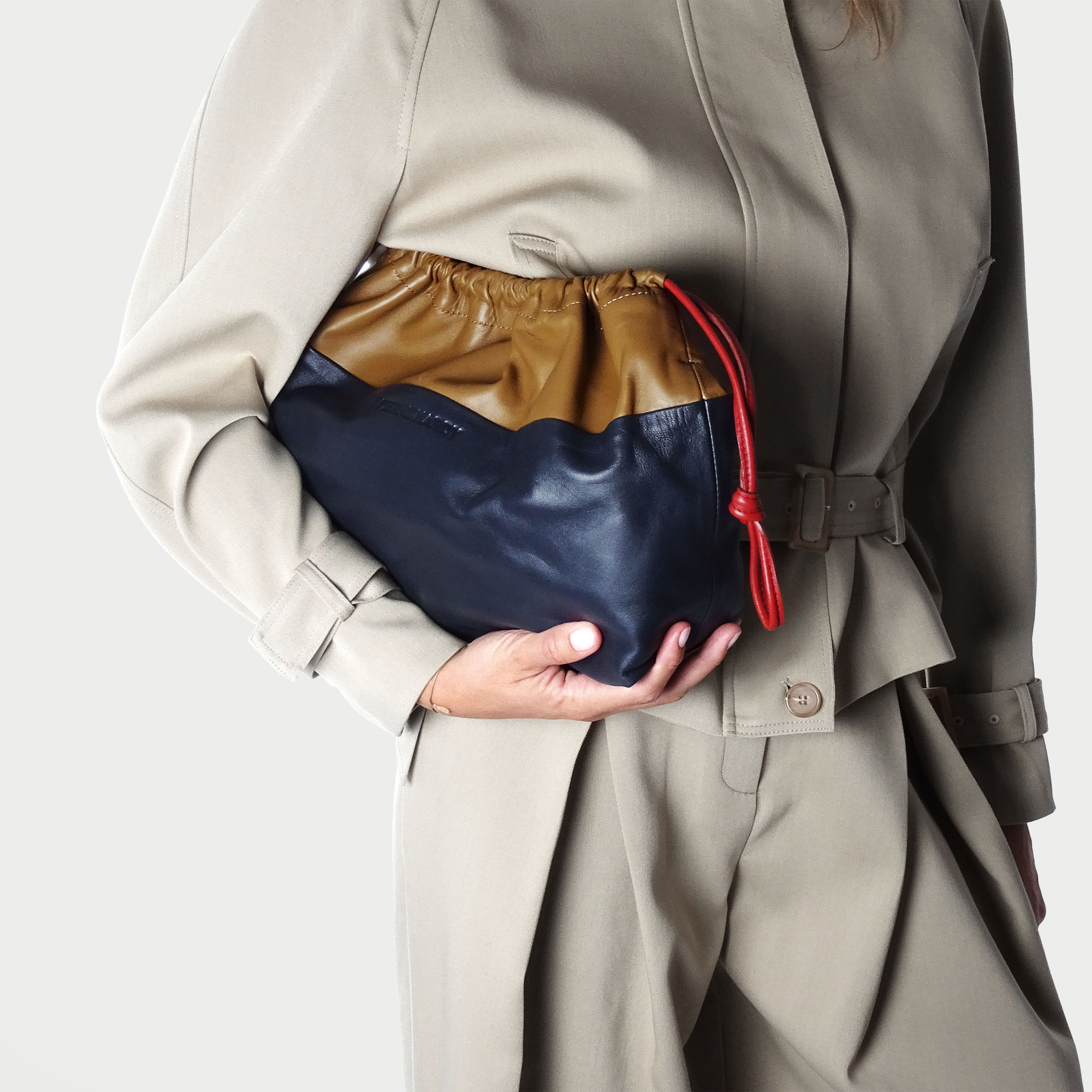 Pierre Hardy TWIN CLUTCH MAXI, camel and navy lambskin, view 3