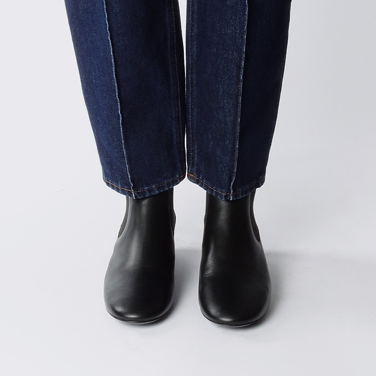 CLAUDE CHELSEA BOOTS
