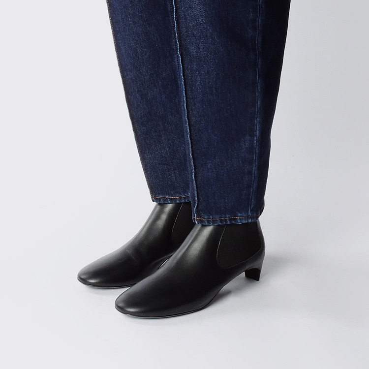 CLAUDE CHELSEA BOOTS