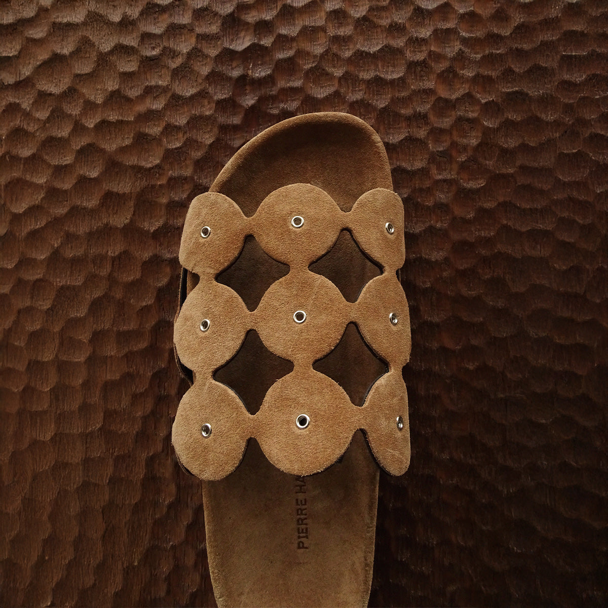 BEACH BULLES WITH EYELETS