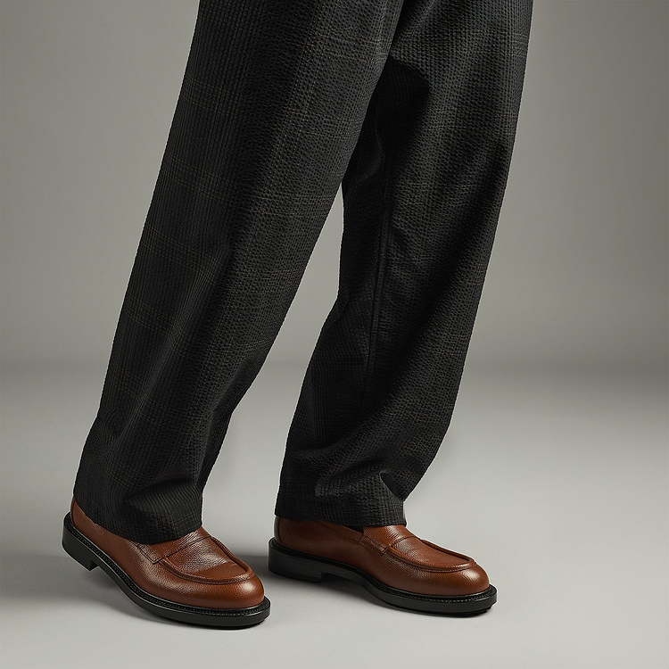 JOHN LOAFER