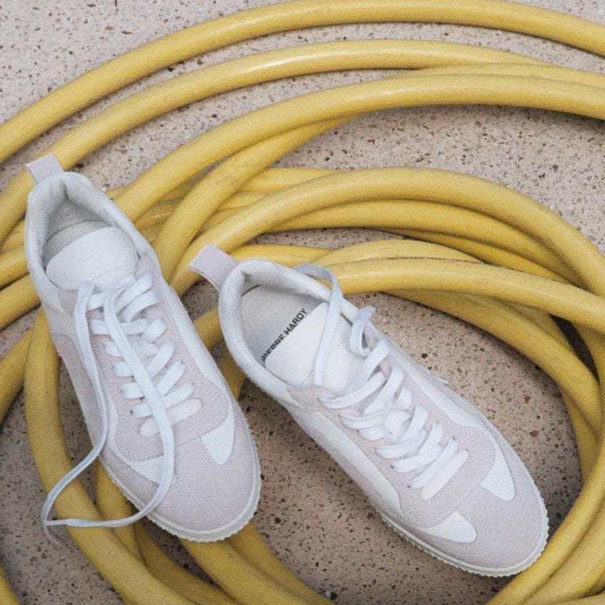 START SNEAKERS
